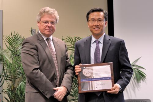 Four awards are given to associate professors who have been judged by their colleagues to have conducted the best research during the past five academic years. 