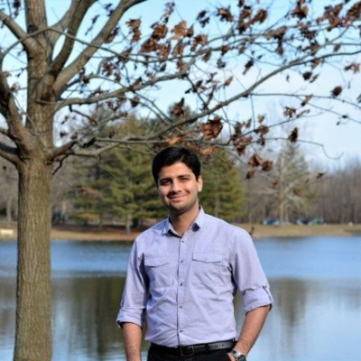Congratulations to Dr. Ebrahim Arian, who has completed his doctorate! His dissertation, "New revenue management problems for online platforms", was completed with Dr. Xin Chen. Dr. Arian will be joining Epsilon Data Management, LLC as a Decision Scientist.